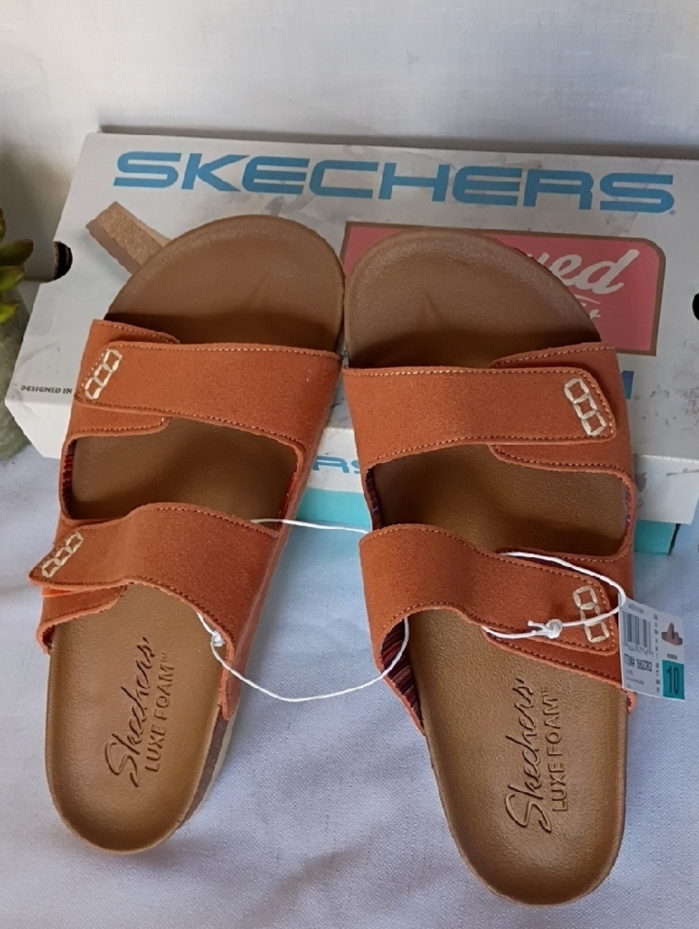 Skechers Women's Luxe Foam Coral  Suede Double-Strap Slide Sandals Size 10 - Picture 3 of 5